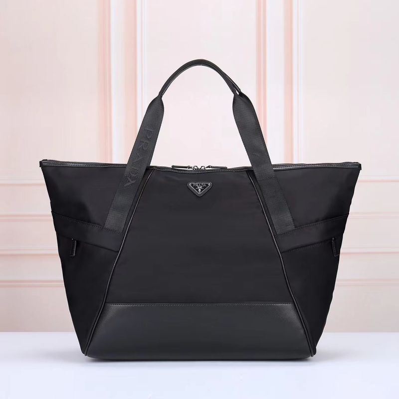 Pra*a travel bags